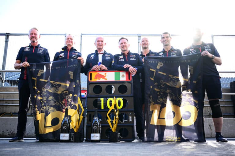 レッドブル・レーシング、F1通算100勝目を達成 「歴史に残る日」