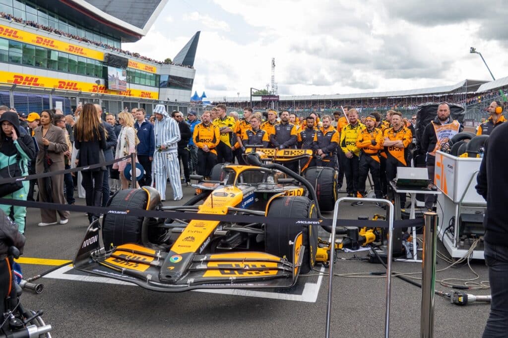 mclaren f1 car