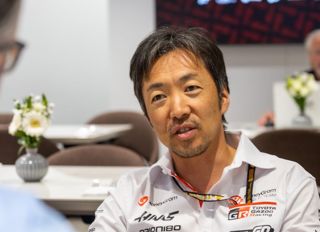 小松礼雄氏