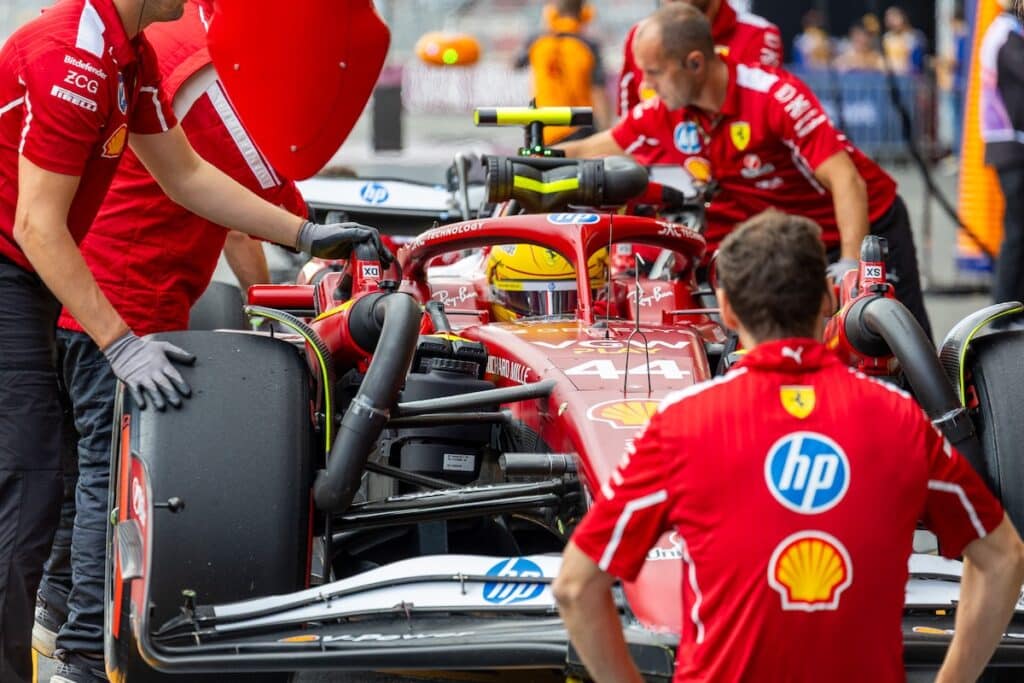 Lewis Hamilton Ferrari Baku