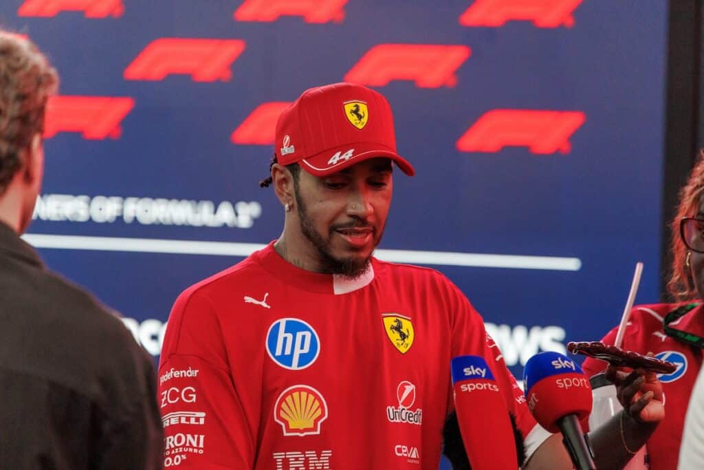 Lewis Hamilton Ferrari Sing