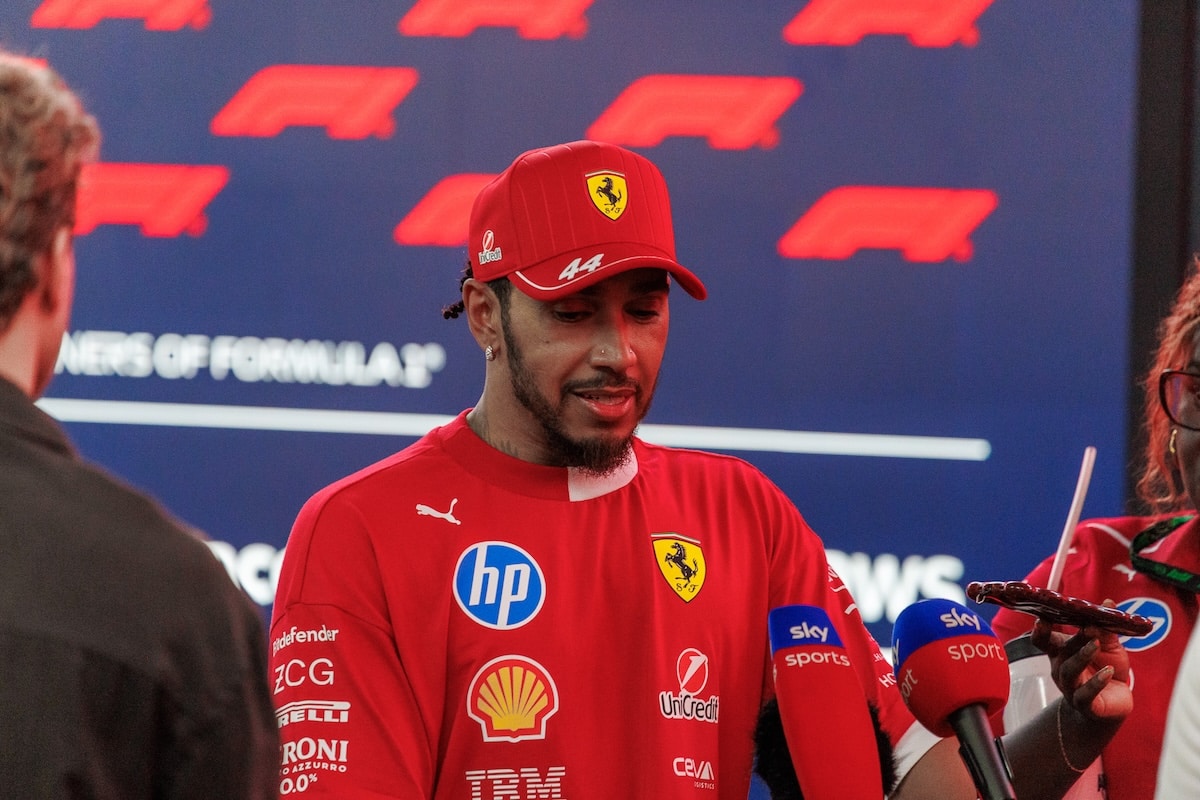 Lewis Hamilton Ferrari Sing