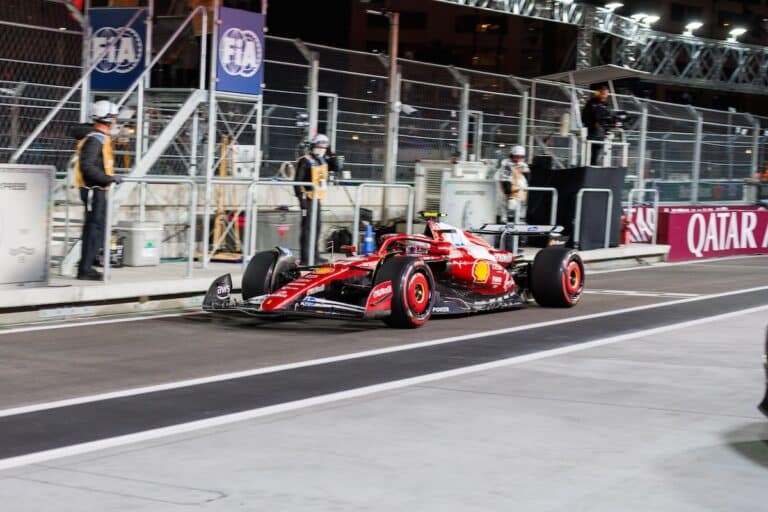 Ferrari Lewis Hamilton vegas