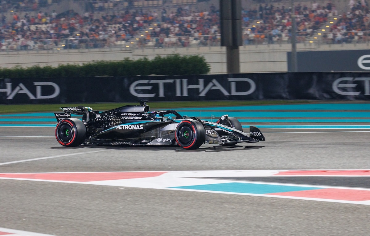 George Russell mercedes AD