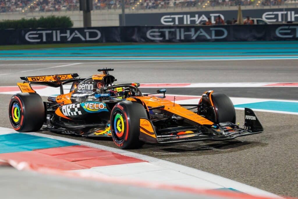 oscar piastri mclaren AD