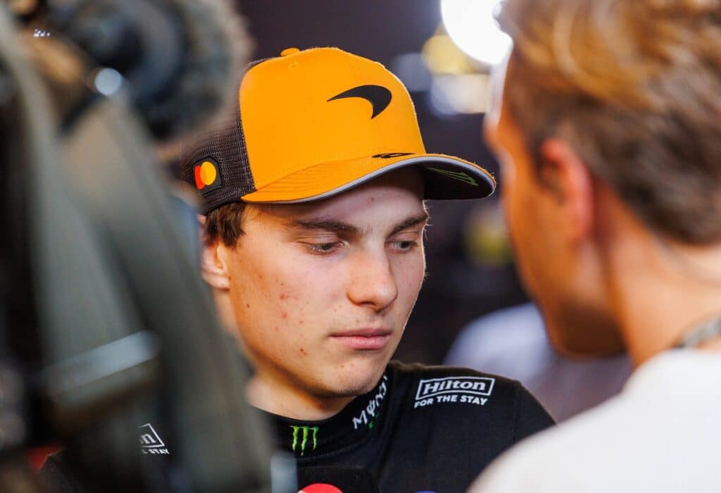 oscar piastri mclaren AD