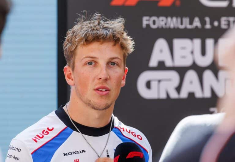 liam lawson vcarb AD