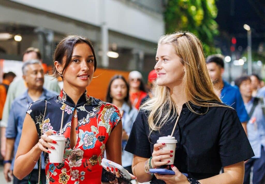 alexandra m sing
アレクサンドラ・サン・ミュー