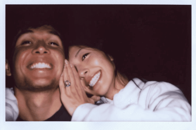 alex albon and he muni アルボン、恋人リリーとの婚約を発表