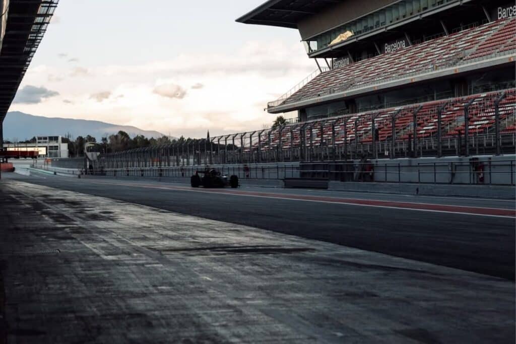 audi first test barcelona アウディ、「R26」を初走行