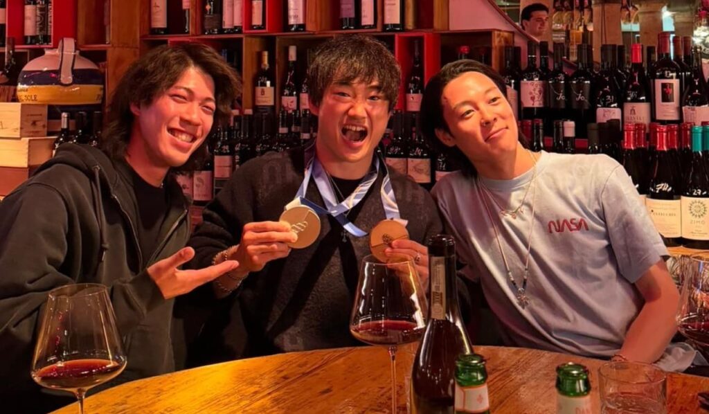 角田裕毅、五輪メダリストとの3ショットを投稿