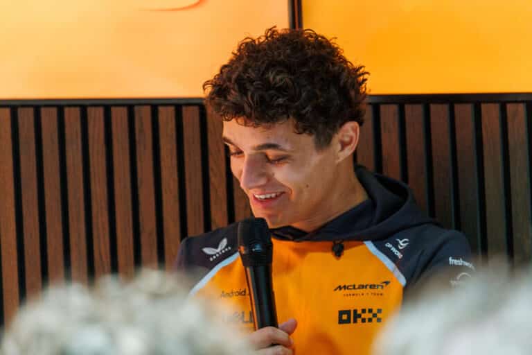 Lando Norris マクラーレン、控えめな初走行の裏でライバル勢を分析