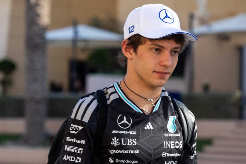 Kimi Antonelli Mercedes アントネッリ、イタリアでの交通事故により一時免停