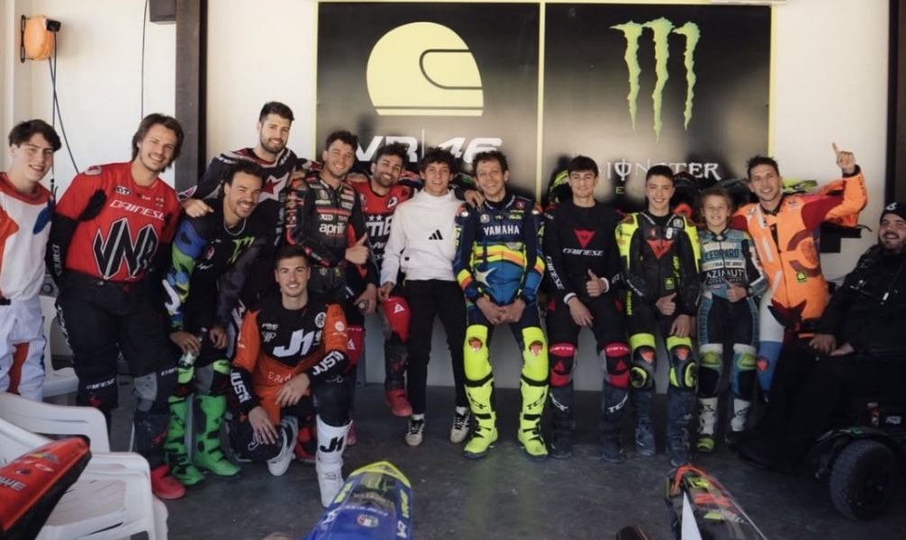 アントネッリ、MotoGPレジェンドのバレンティーノ・ロッシと対面