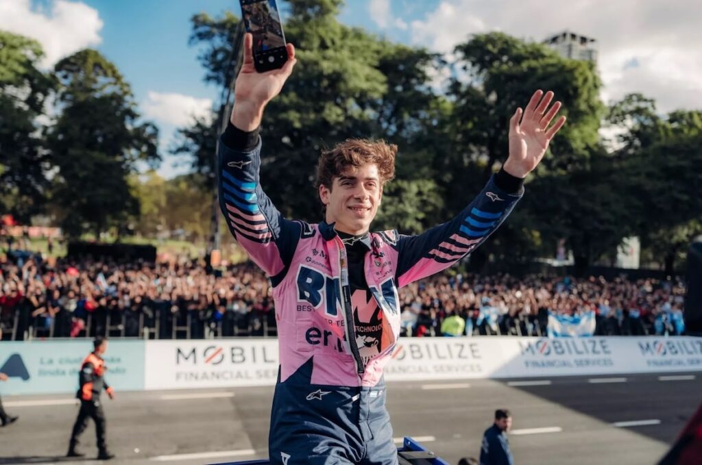 colapinto argentina コラピント、故郷ブエノスアイレスでF1デモ走行