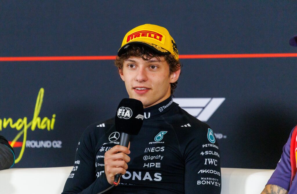 kimi antonelli mercedes メルセデスのキミ・アントネッリ アントネッリ、4連勝達成もアップグレード評価は保留