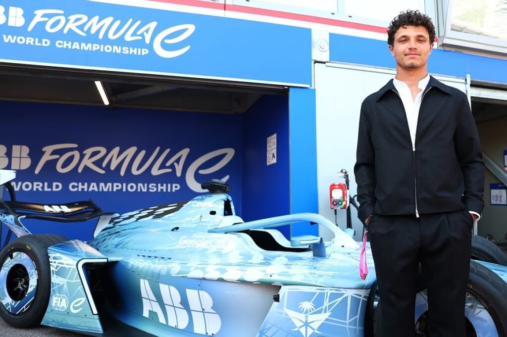 lando-norris-bei-der-formel-e
ランド・ノリス、フォーミュラEにて