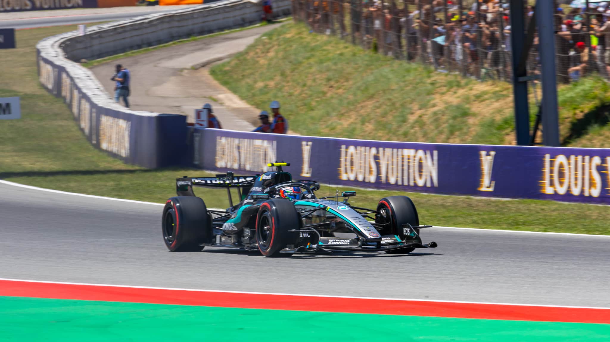 Kimi Antonelli Mercedes Barcelona gp 2026