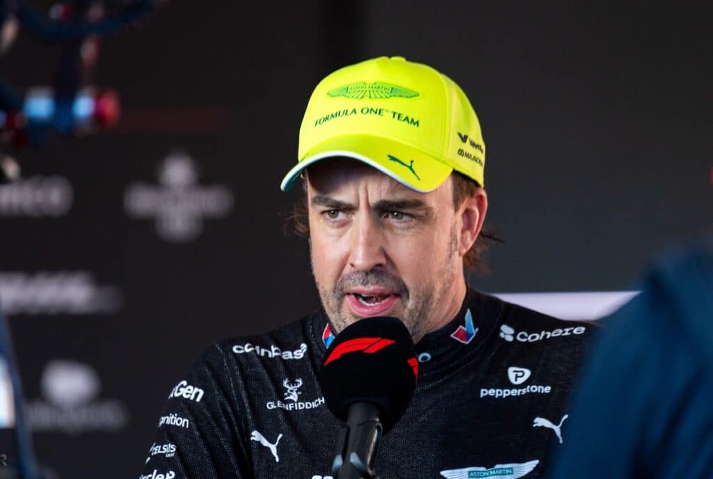 fernando alonso aston martin