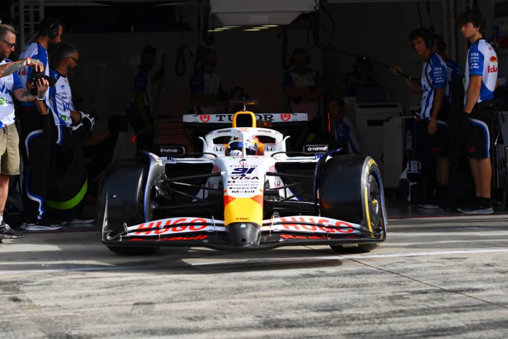Nikola Tsolov tests VCARB02 at Imola – first F1 test