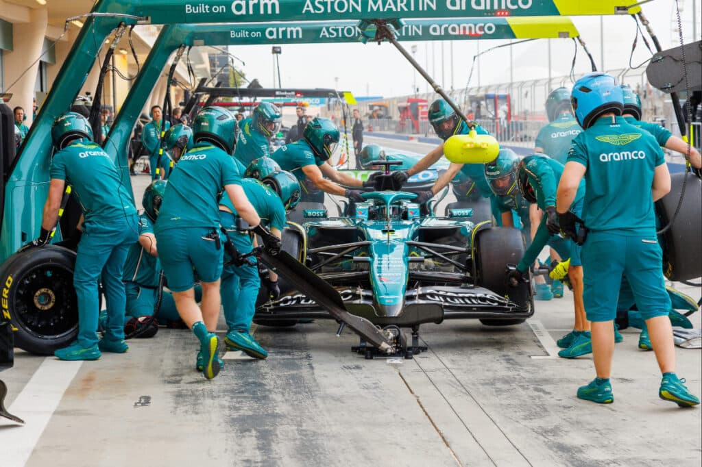 aston martin f1 team pit