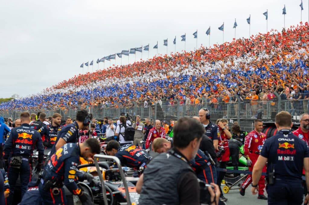 dutch gp fans red bull zandvoort
