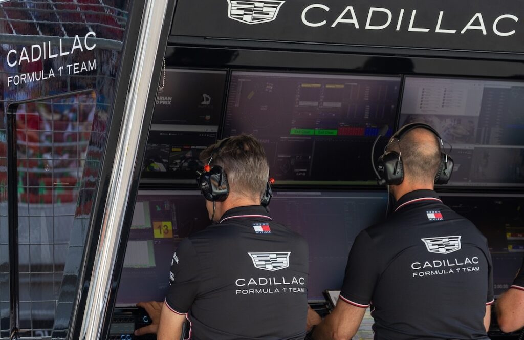 cadillac F1 management キャデラック