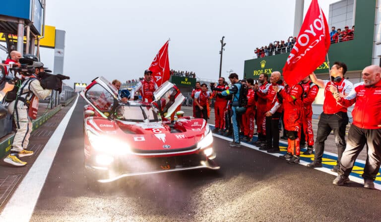 【WEC 富士6時間 決勝】 トヨタ8号車が母国通算10勝目を達成！ 平川亮の超絶ディフェンスで選手権首位奪還